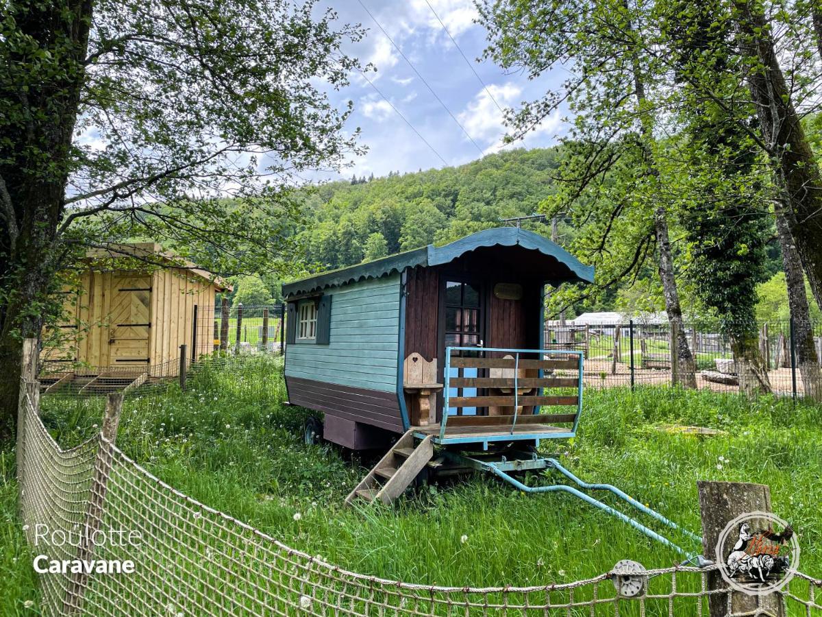 Vila Parc Animalier Du Herisson Doucier Exteriér fotografie